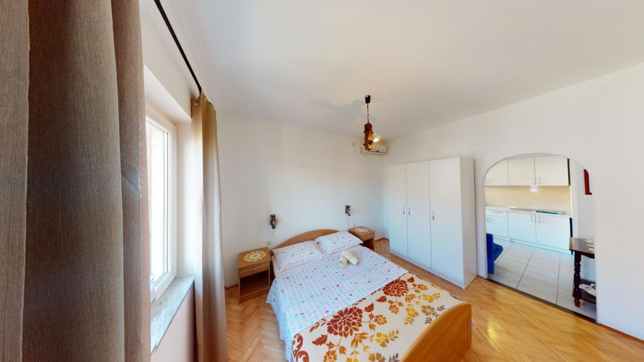 Apartments Riva Metajna Kültér fotó