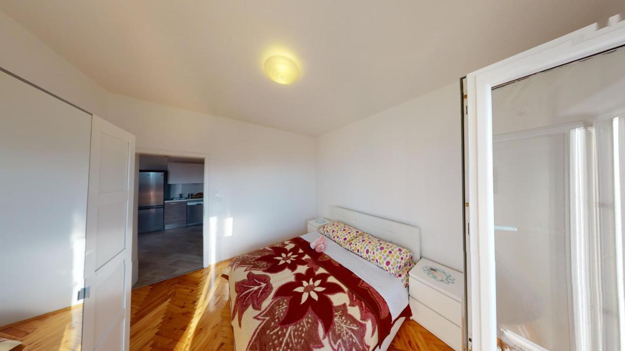Apartments Riva Metajna Kültér fotó
