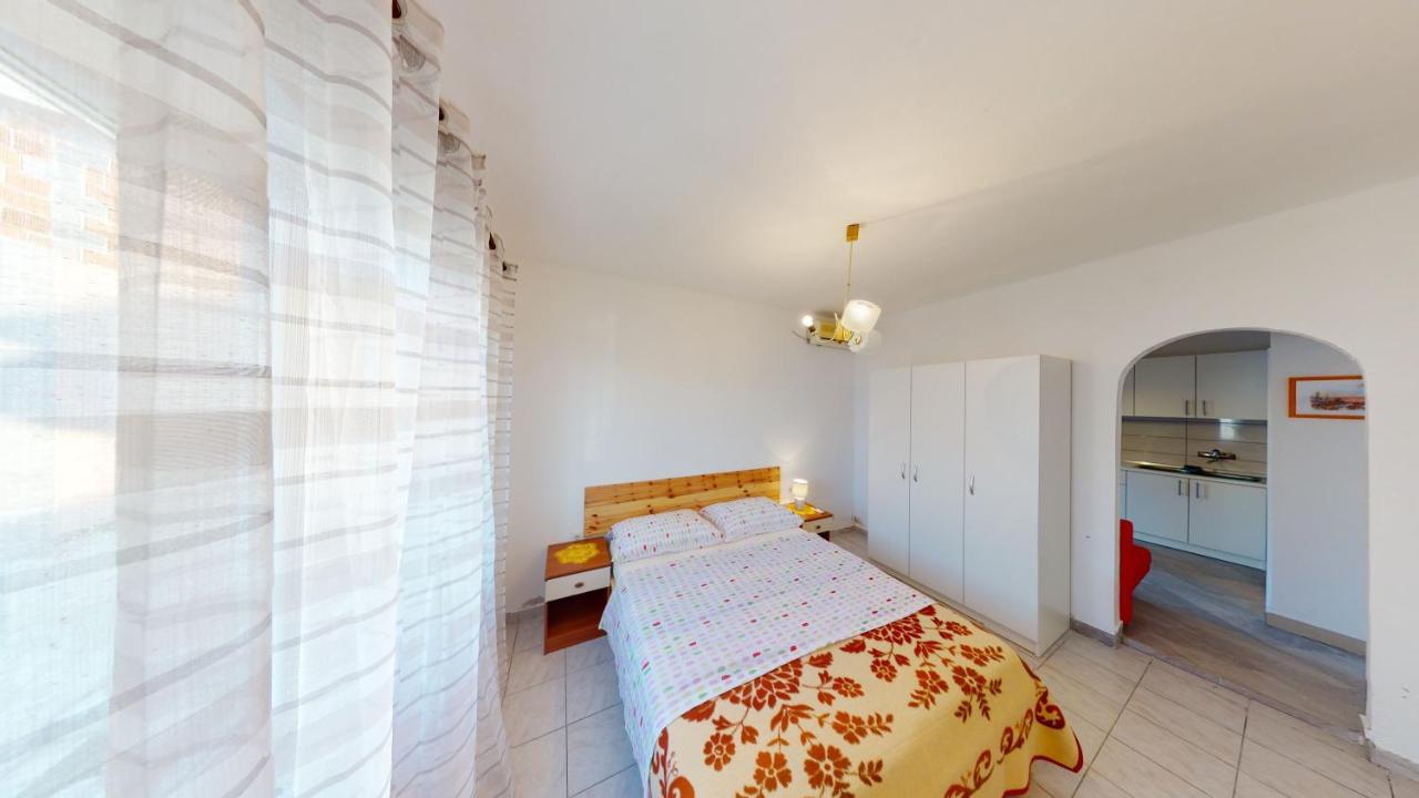 Apartments Riva Metajna Kültér fotó
