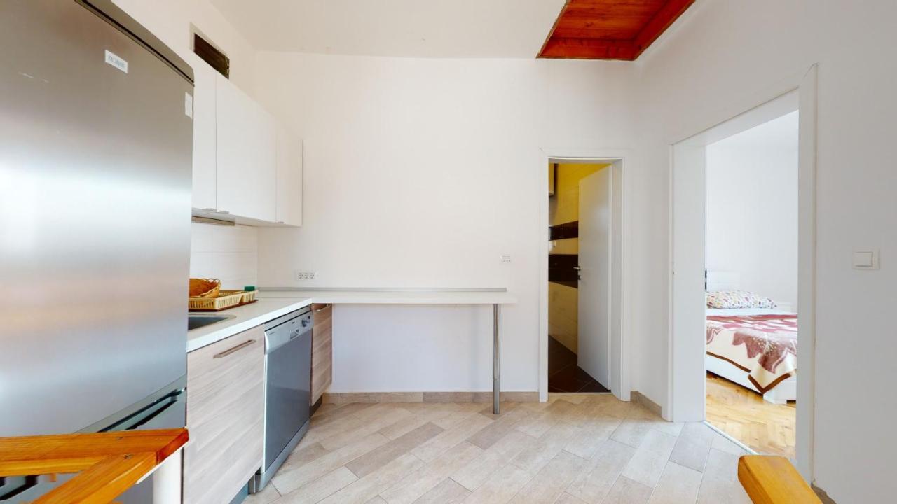 Apartments Riva Metajna Kültér fotó