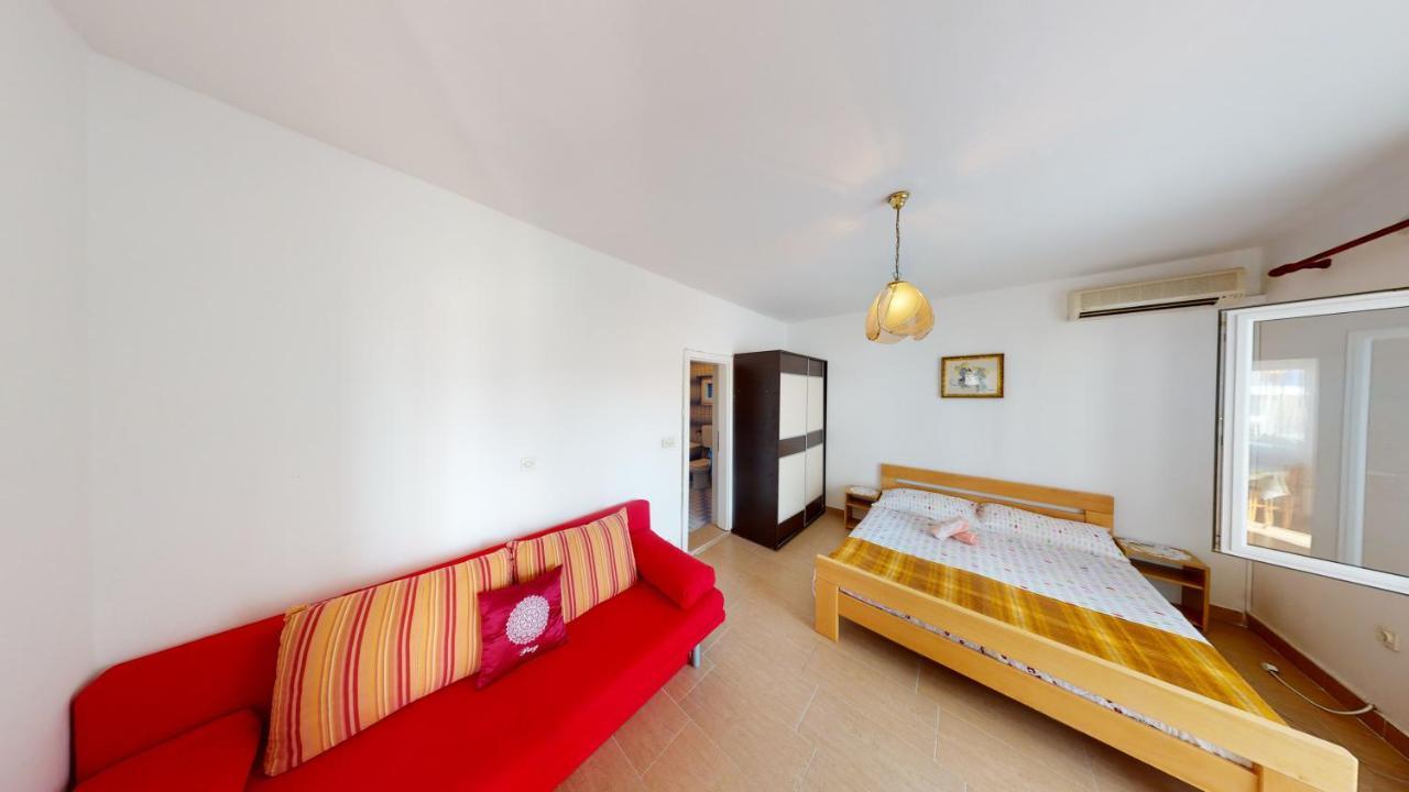Apartments Riva Metajna Kültér fotó