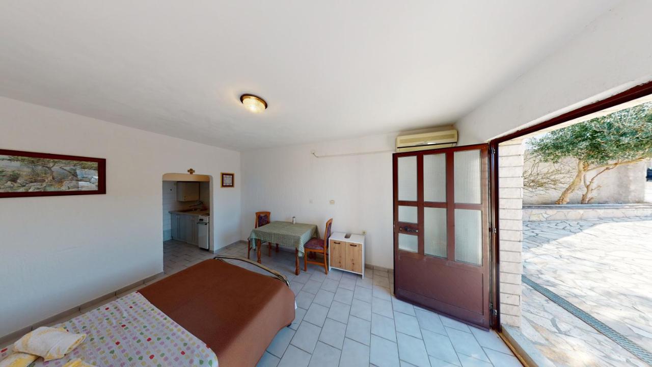 Apartments Riva Metajna Kültér fotó